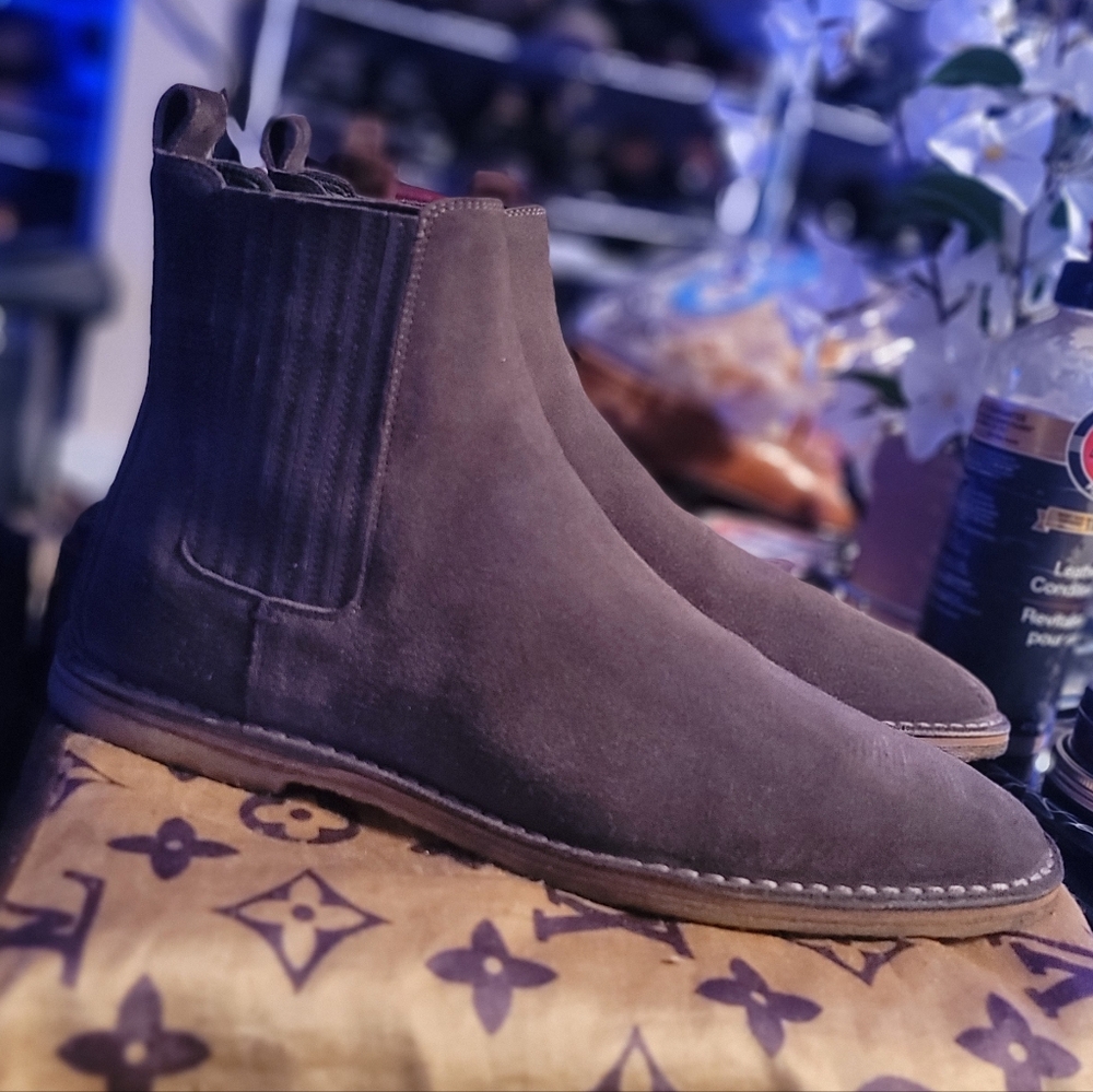 Saint Laurent 'Nino' Suede Chelsea Boots
